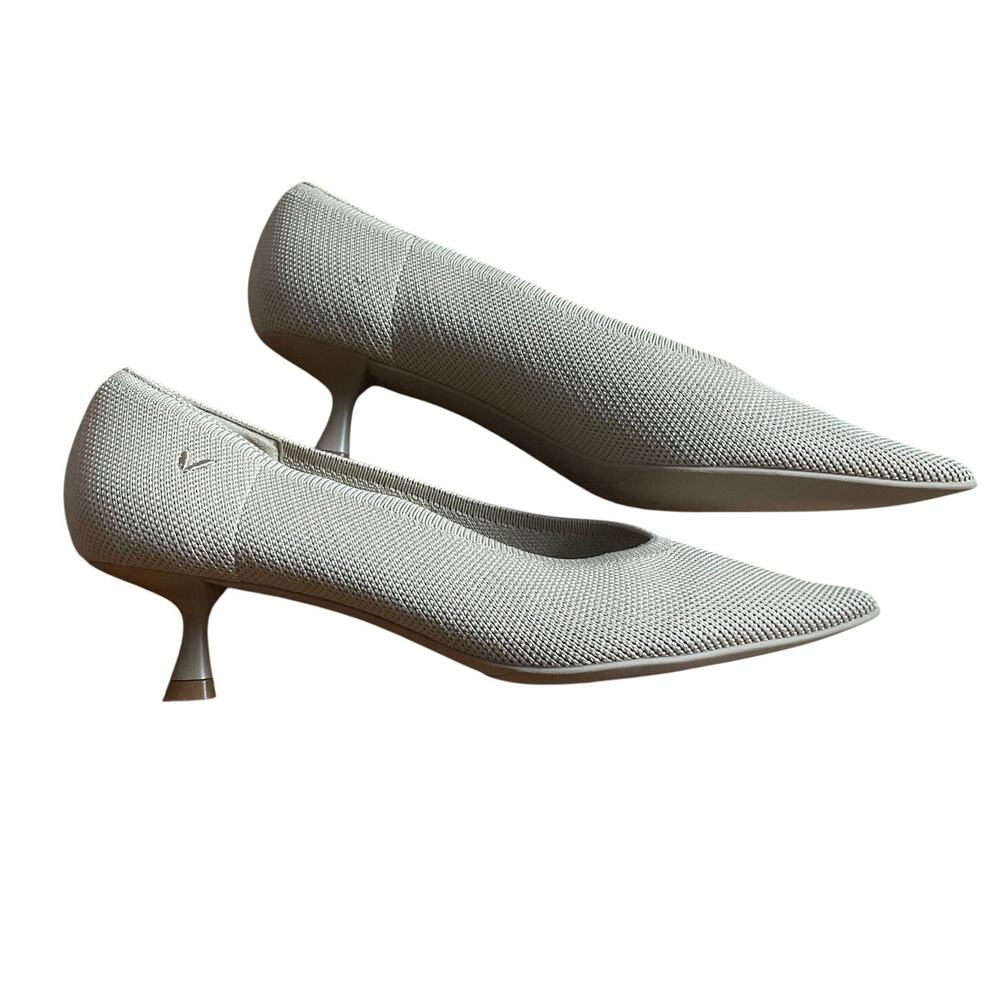 Vivaia Stella Beige Pointed Tow Kitten Heels size 38.5 US 7.5 Knit